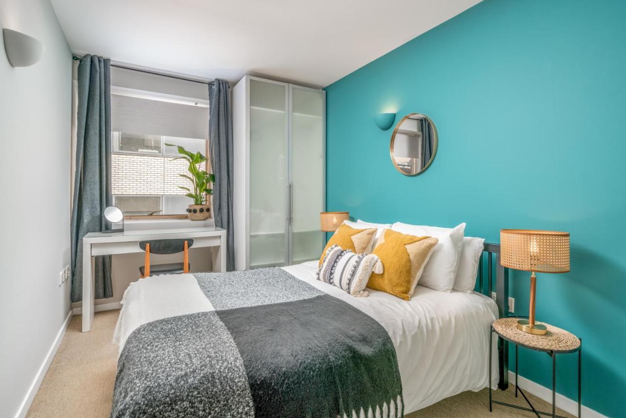 2 Bedroom Apartment With Park Views Shoreditch ลอนดอน ภายนอก รูปภาพ