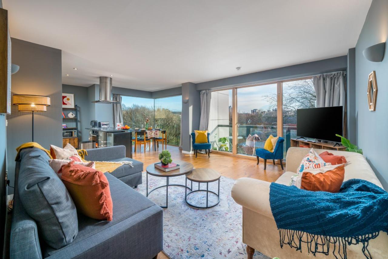 2 Bedroom Apartment With Park Views Shoreditch ลอนดอน ภายนอก รูปภาพ