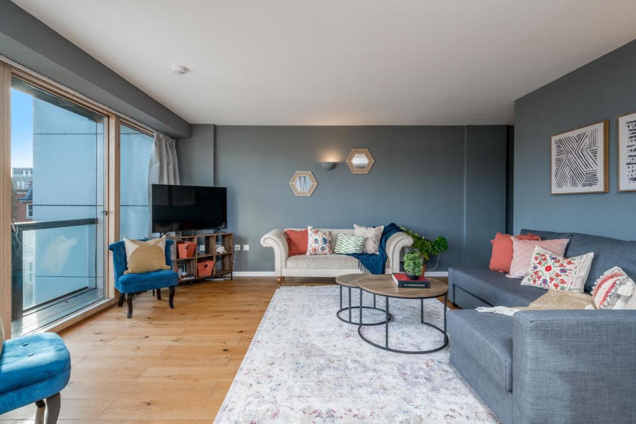 2 Bedroom Apartment With Park Views Shoreditch ลอนดอน ภายนอก รูปภาพ